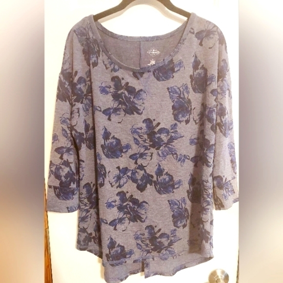 𝅺ST. John's Bay Womens blue floral Crew Neck top size Large - Picture 1 of 3